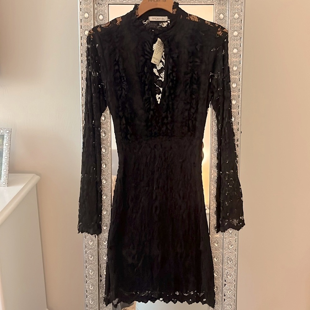 ELEGANT BLACK LACE MIDI DRESS, KEYHOLE HOOK CLOSURE, LINED, NEVER WORN!